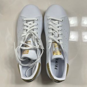 NEVER WORN 7.5 Stan smith adidas gold and white 7.5 NEVER WORN
